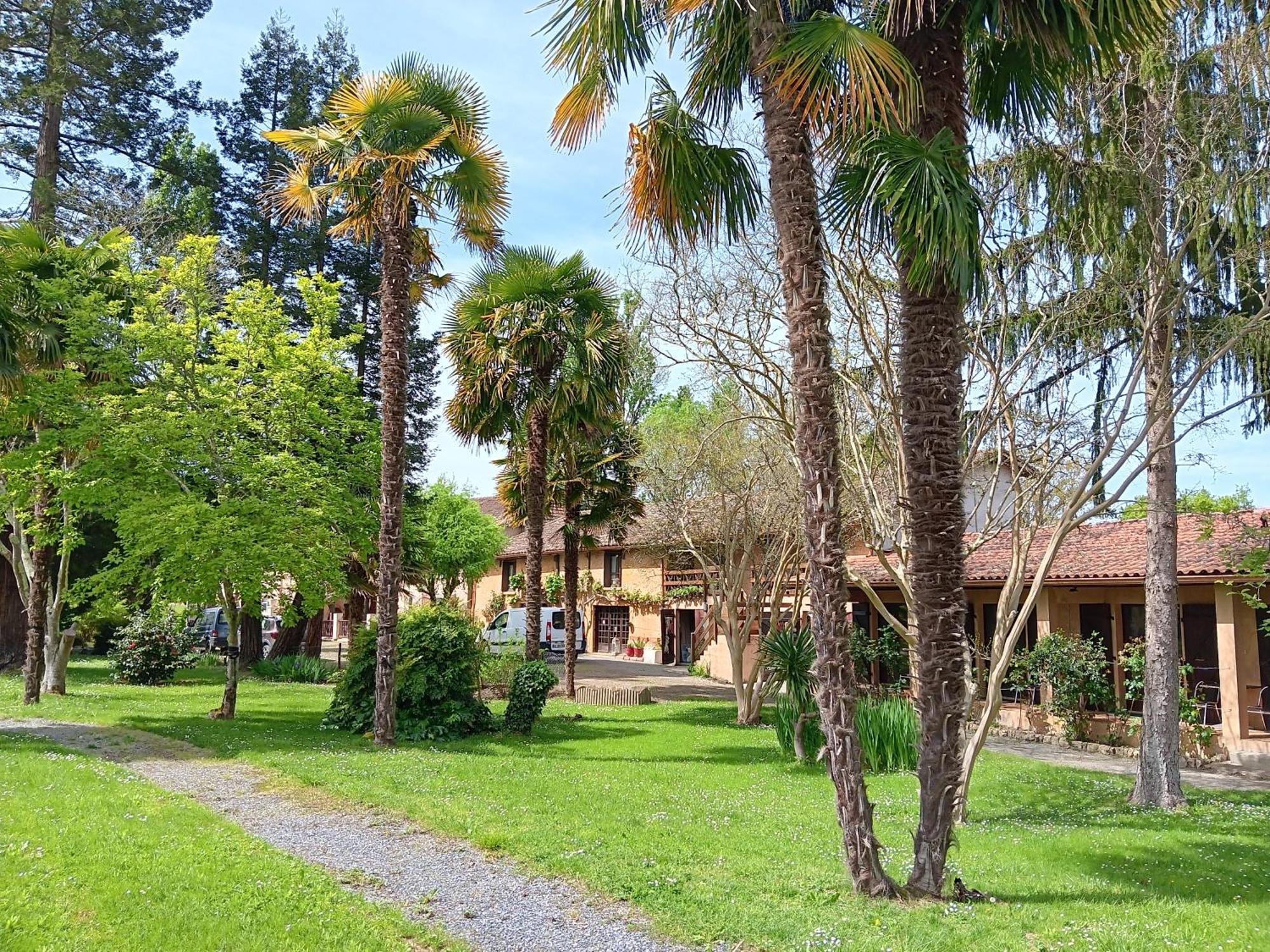 Bourrouillan Gite Au Moulin Du Comte מראה חיצוני תמונה